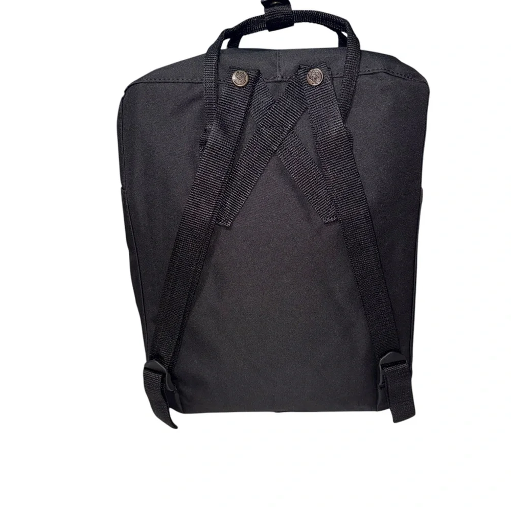 FJÄLLRÄVEN (NWT) Classic Kånken Black Backpack - Picture 8 of 15